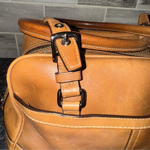 Coach Pre-owned Brown Hamptons Leather Purse - Picture 5 of 16